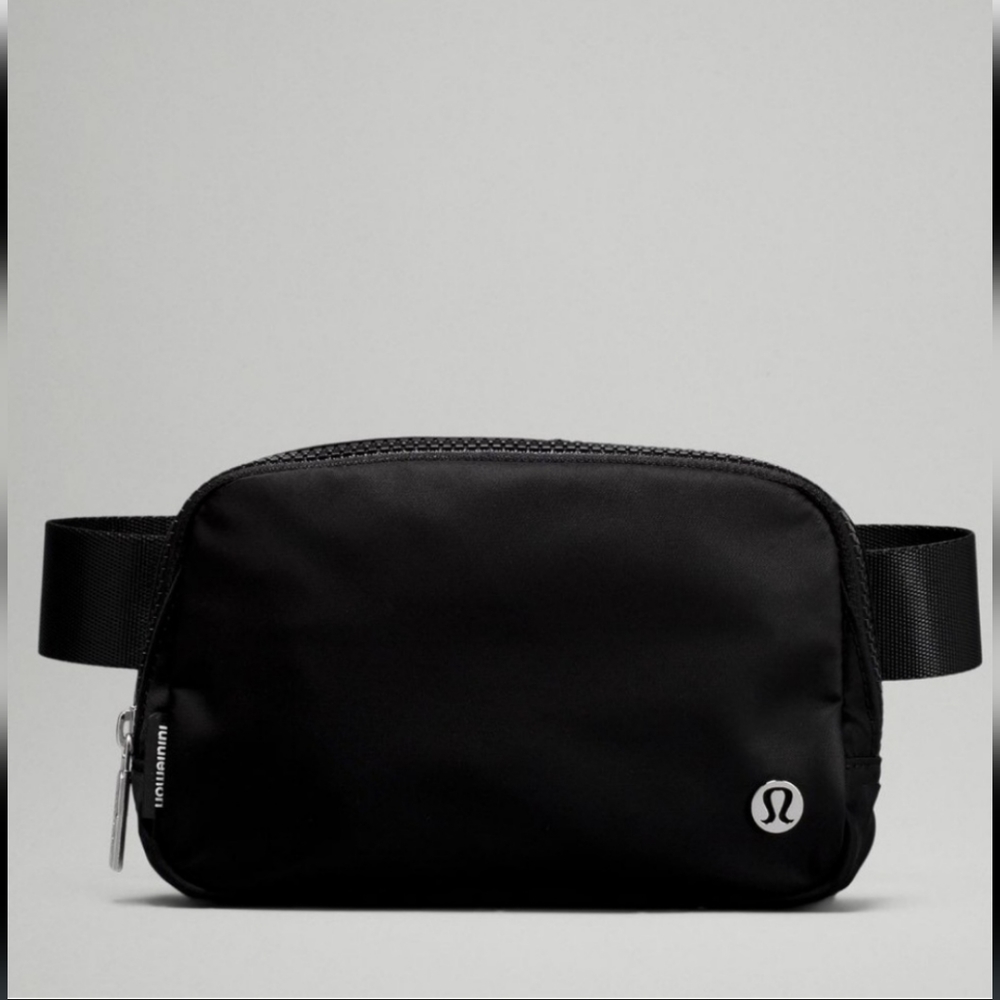 NWT Lululemon Everywhere Belt Bag 1L In Black - Picture 2 of 7